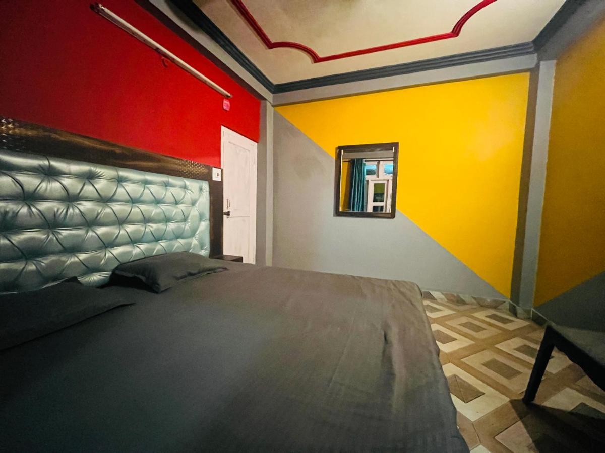 Shanti Cafe & Hostels Kasol Bagian luar foto