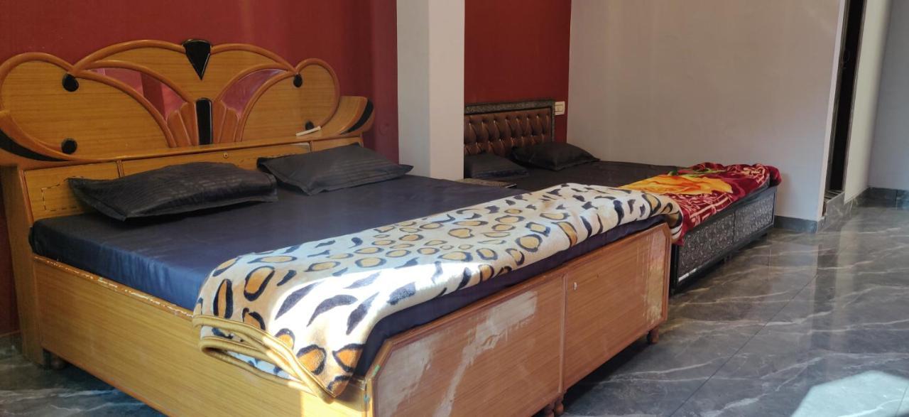 Shanti Cafe & Hostels Kasol Bagian luar foto