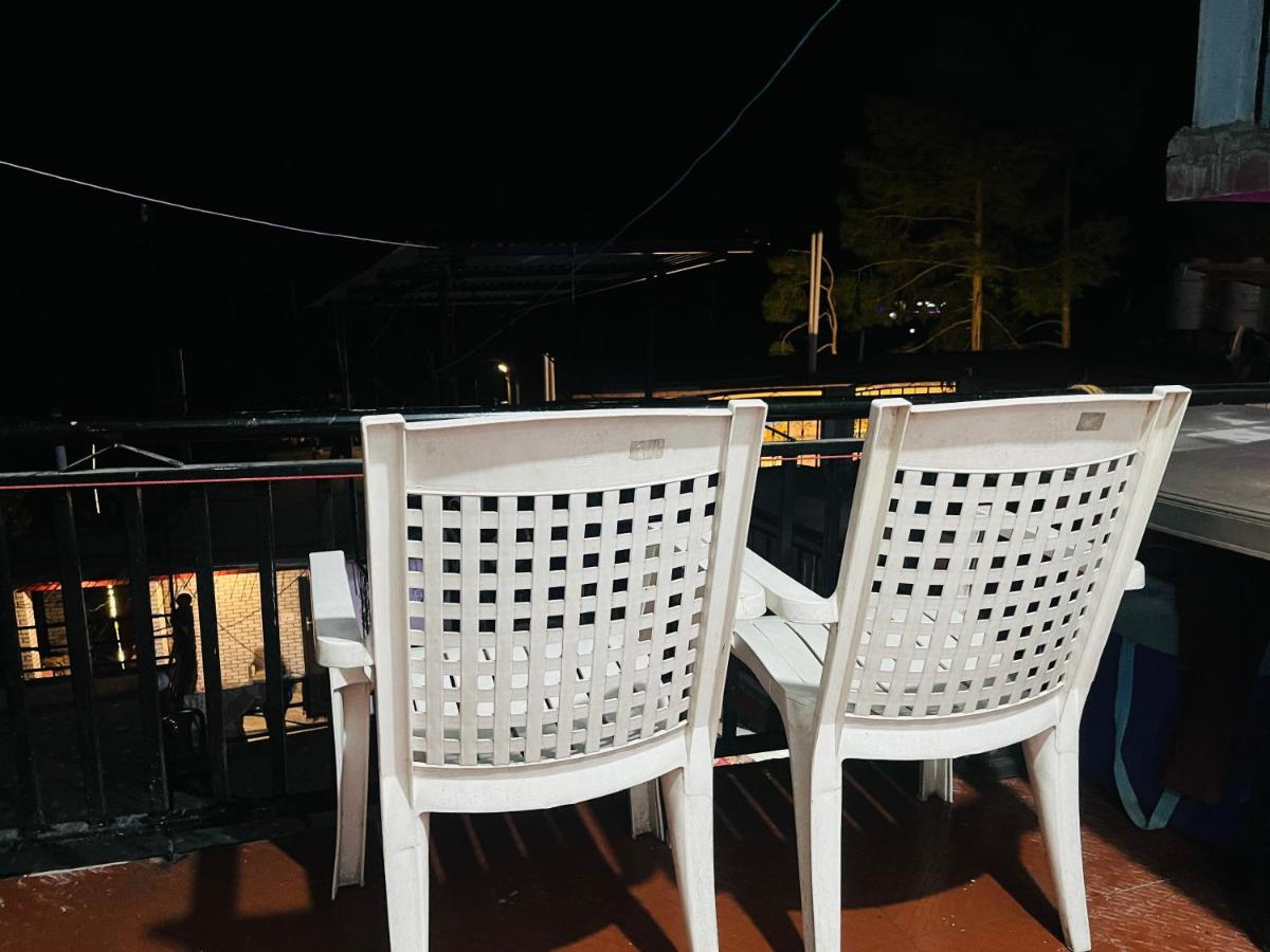 Shanti Cafe & Hostels Kasol Bagian luar foto