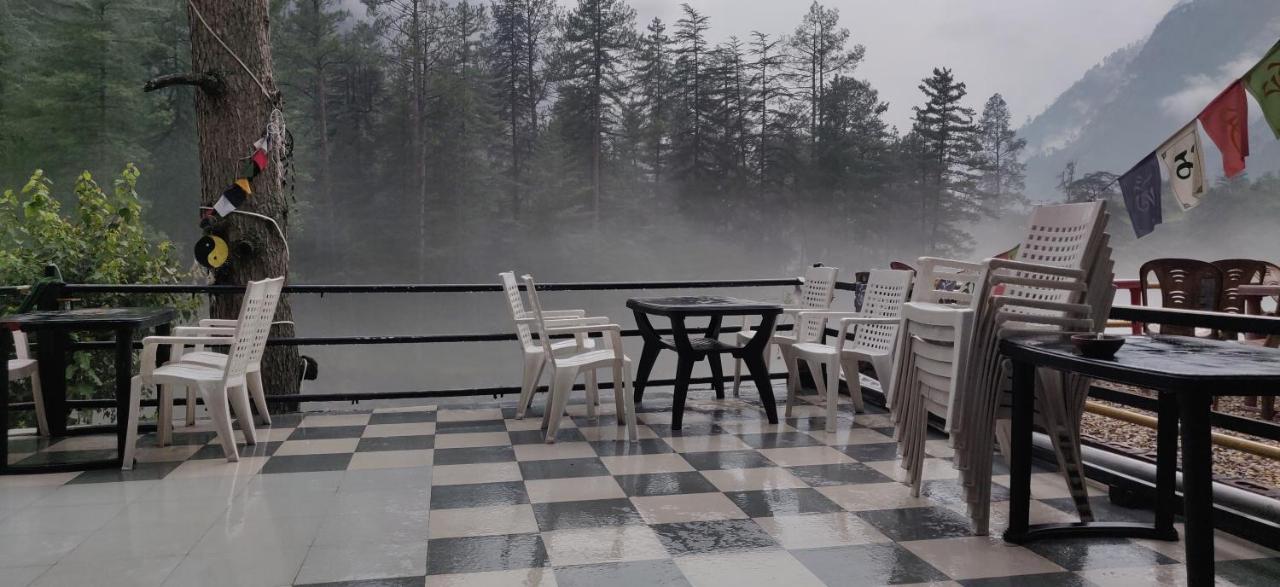 Shanti Cafe & Hostels Kasol Bagian luar foto