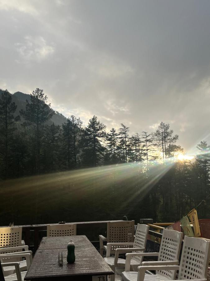 Shanti Cafe & Hostels Kasol Bagian luar foto