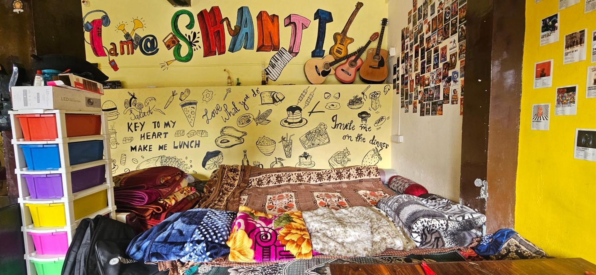 Shanti Cafe & Hostels Kasol Bagian luar foto