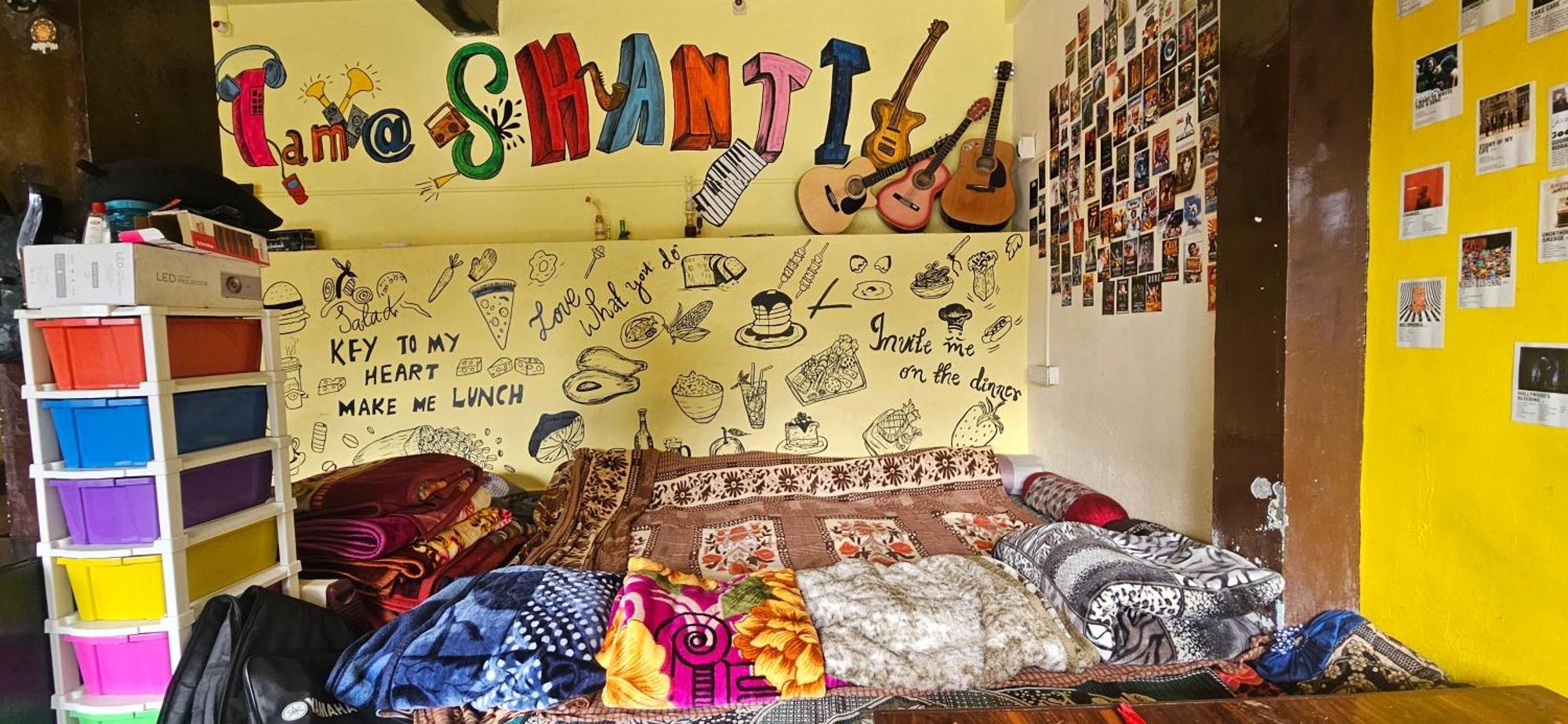 Shanti Cafe & Hostels Kasol Bagian luar foto