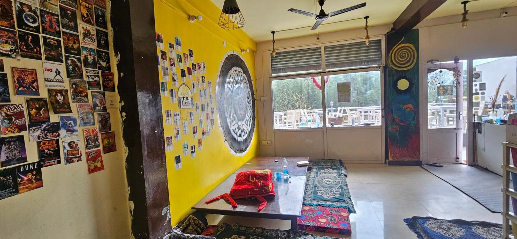 Shanti Cafe & Hostels Kasol Bagian luar foto