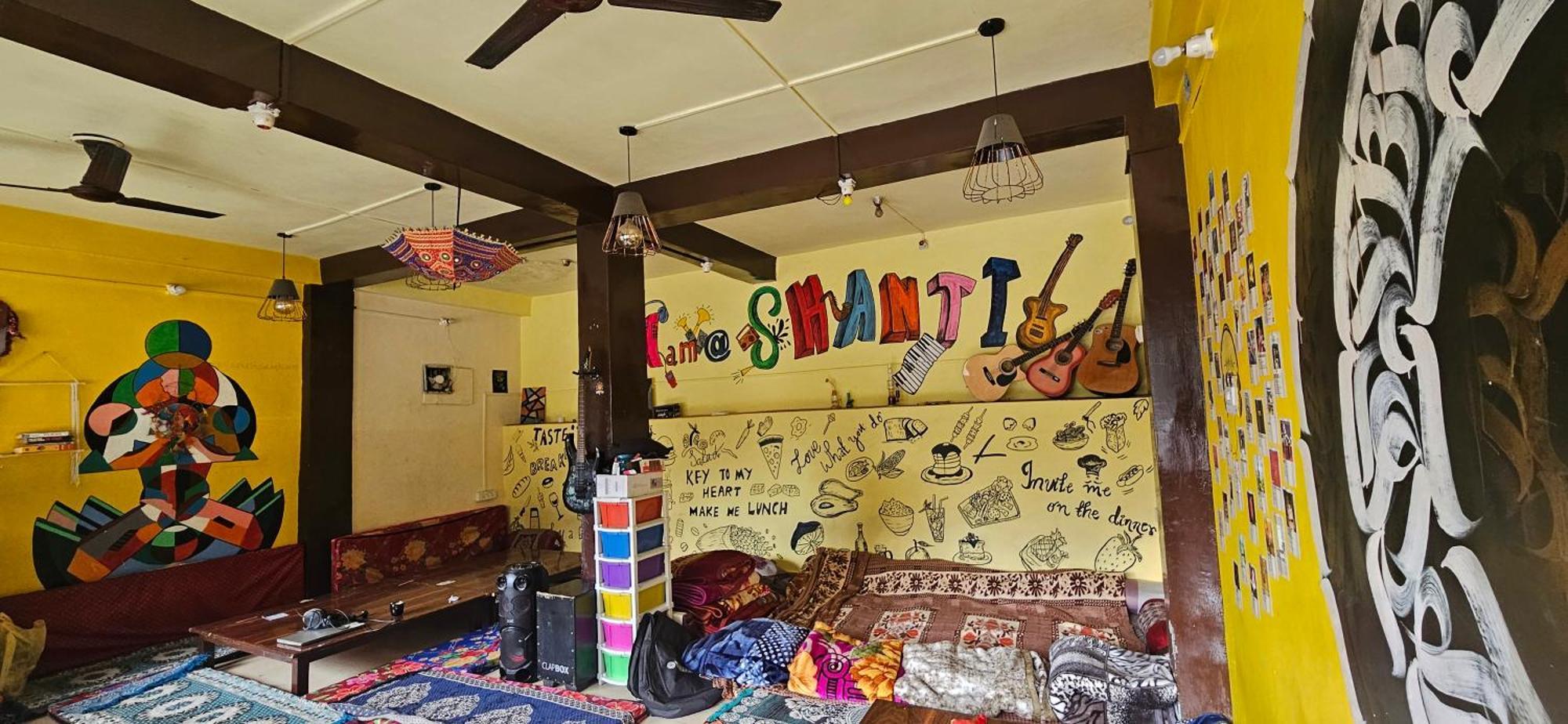 Shanti Cafe & Hostels Kasol Bagian luar foto