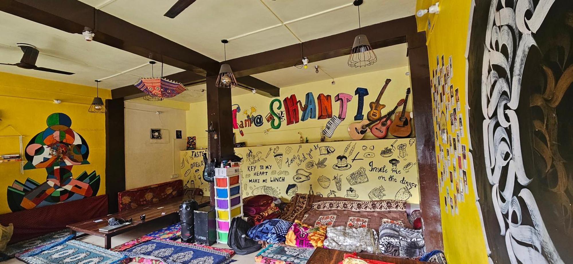 Shanti Cafe & Hostels Kasol Bagian luar foto